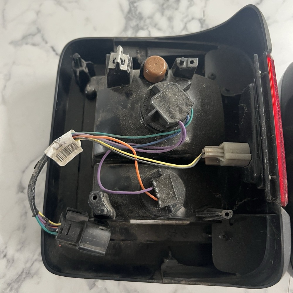 2018-2025 Jeep Wrangler JL Left & Right Set Tail Lights w/ Wiring Harness - Picture 6 of 9